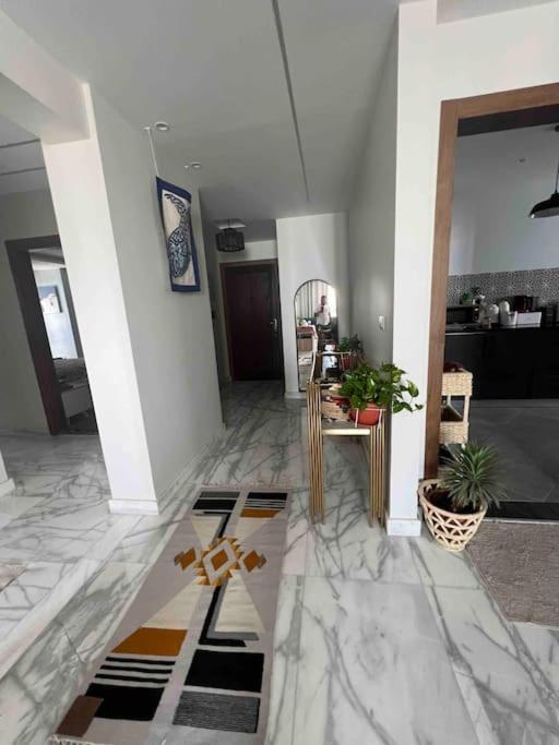 Newly Refurbished Flat,Marble Floors.Central Кайро Екстериор снимка