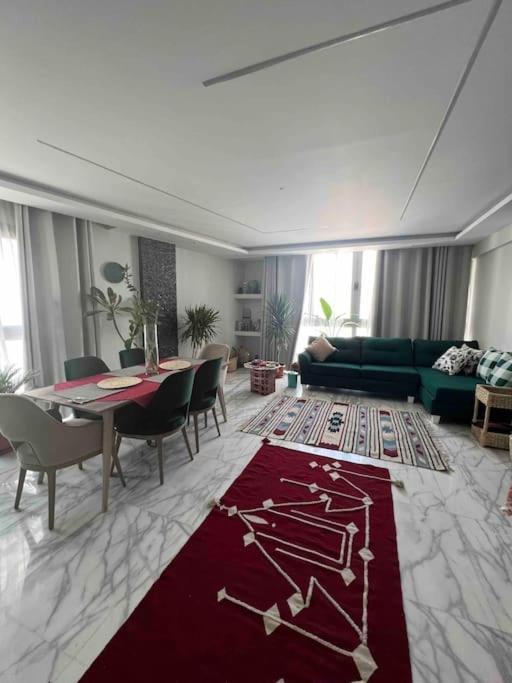 Newly Refurbished Flat,Marble Floors.Central Кайро Екстериор снимка