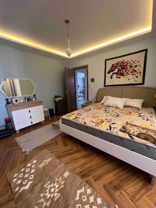 Newly Refurbished Flat,Marble Floors.Central Кайро Екстериор снимка